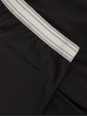 Reiss Black Camelia Petite Wide-Leg Contrast-Waistband Trousers - Image 6 of 7