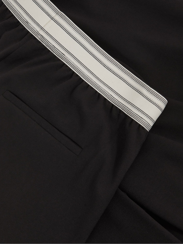 Reiss Black Camelia Wide-Leg Contrast-Waistband Trousers - Image 6 of 6