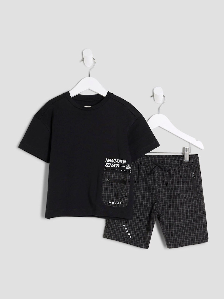 River Island Black Boys Mesh Pocket T-Shirt Set - Image 1 of 5 River Island Black Boys Mesh Pocket T-Shirt Set - Image 1 of 5
