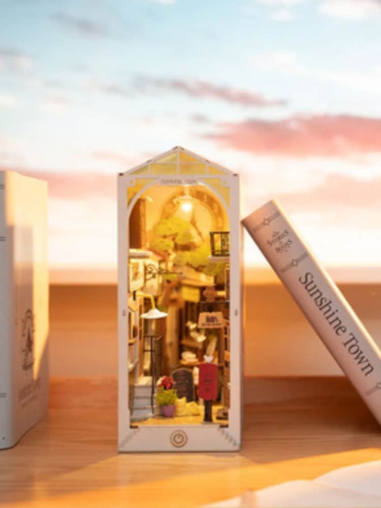 MenKind Multi Sunshine Town Book Nook Wooden Construction Kit - Image 2 of 6