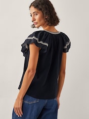 Monsoon Fenn Statement Ruffle Top - Imagen 2 de 4