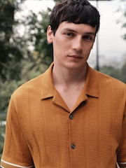 أصفر شاحب - قميص جيرسيه بملمس بارز بكُم قصير وحواف متباينة - صورة 1 من 7