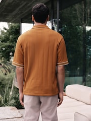 أصفر شاحب - قميص جيرسيه بملمس بارز بكُم قصير وحواف متباينة - صورة 3 من 7