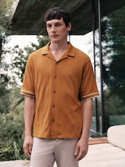 أصفر شاحب - قميص جيرسيه بملمس بارز بكُم قصير وحواف متباينة - صورة 4 من 7