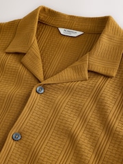 أصفر شاحب - قميص جيرسيه بملمس بارز بكُم قصير وحواف متباينة - صورة 6 من 7