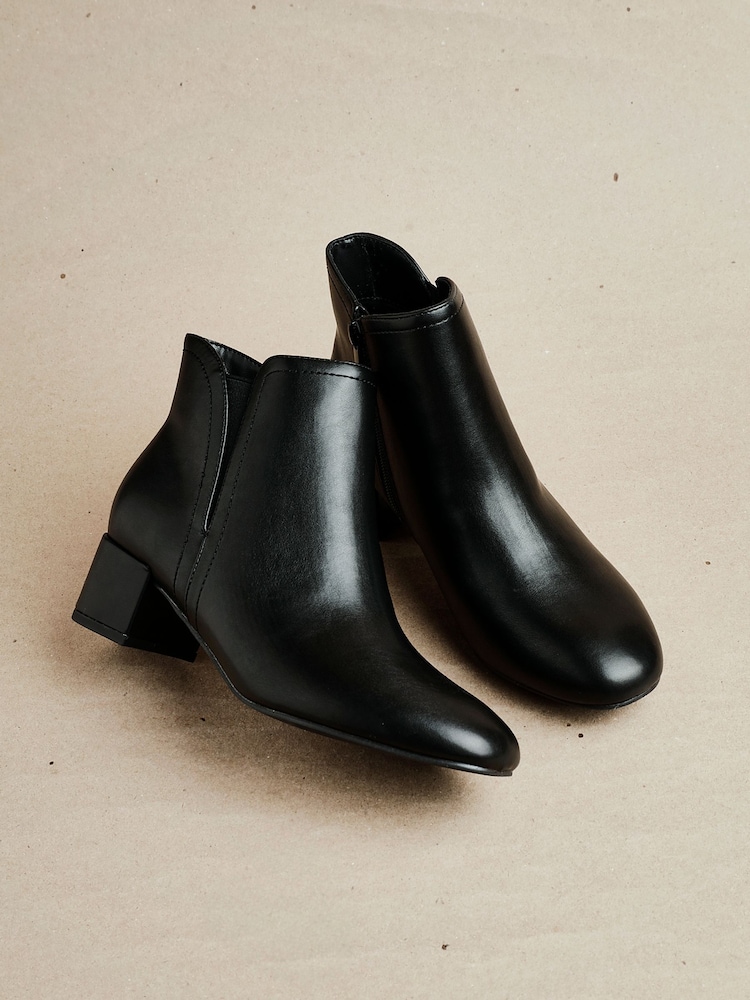 Linzi Black Manor Low Block Heeled Ankle Boots - Image 4 of 4 Linzi Black Manor Low Block Heeled Ankle Boots - Image 4 of 4