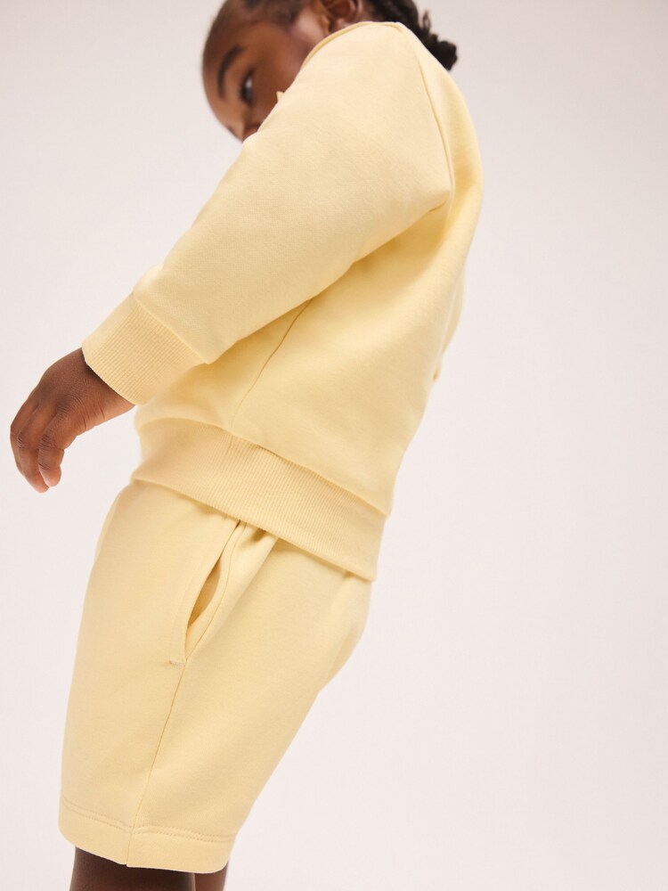 أصفر فاتح - Plain Crew Neck Sweatshirt and Shorts Set (3mths-7yrs) - صورة 5 من 5 أصفر فاتح - Plain Crew Neck Sweatshirt and Shorts Set (3mths-7yrs) - صورة 5 من 5