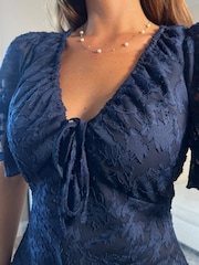 Girl In Mind Maddy Gathered Neckline Midi Dress - Imagem 3 de 7