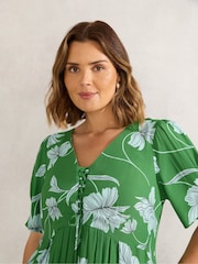 Live Unlimited Green Petite Floral Print Short Sleeve Lace Up Dress - Image 4 of 6