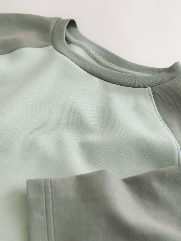 Green Raglan Regular Fit Smart Soft Touch Heavyweight T-Shirt - Image 2 of 3 Green Raglan Regular Fit Smart Soft Touch Heavyweight T-Shirt - Image 2 of 3