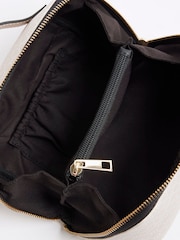 River Island Faux Leather Monogram Make Up Bag - Imagem 5 de 5