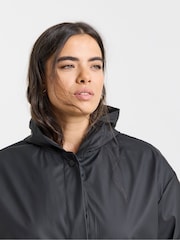 أسود - Simply Be Short Rubberised Raincoat - صورة 3 من 4