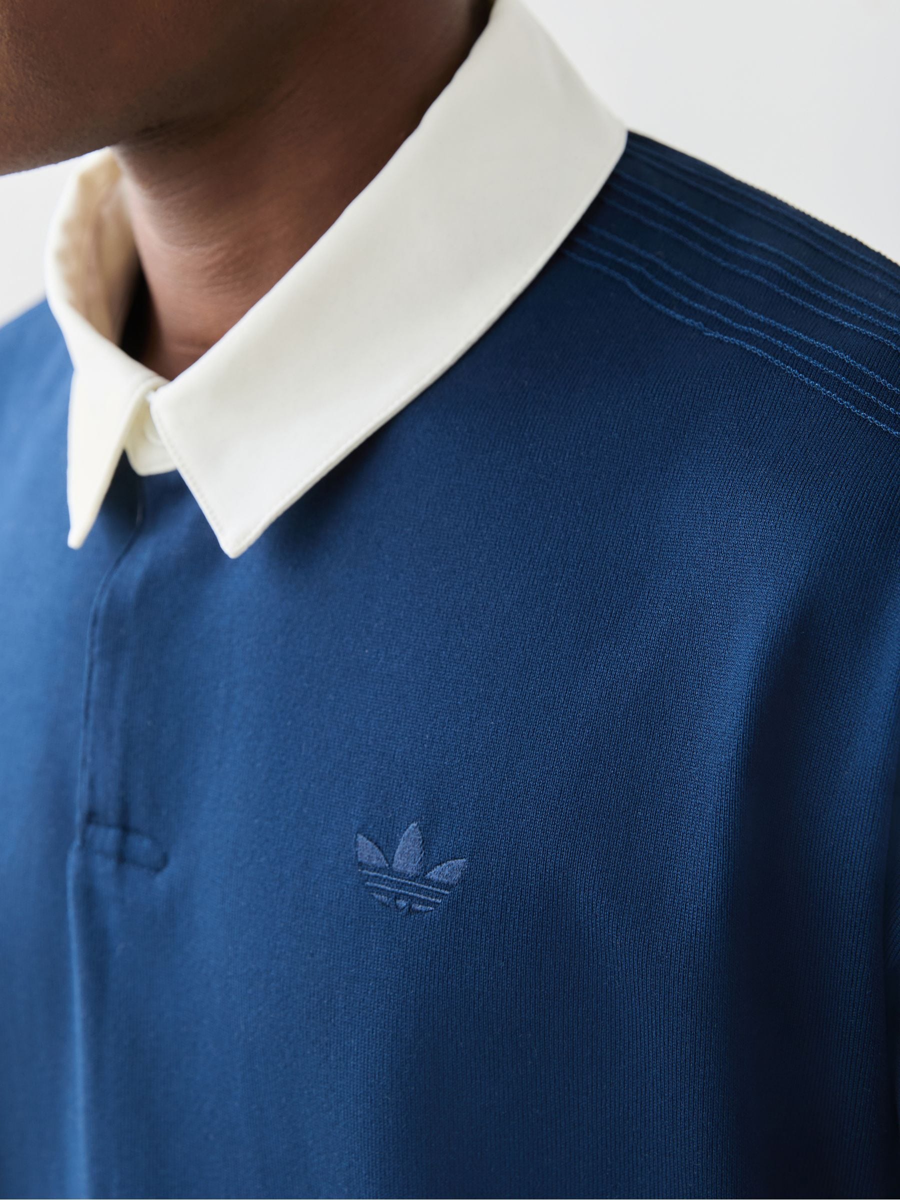 Next：日本 adidas Originals Premium Essentials Tシャツ from Next Japan