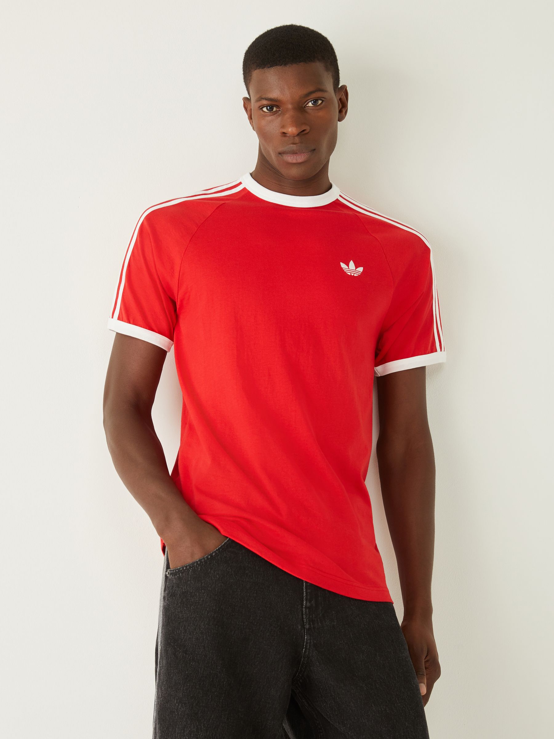 Cumpără Roşu/Alb - Tricou cu 3-dungi adidas Originals from Next
