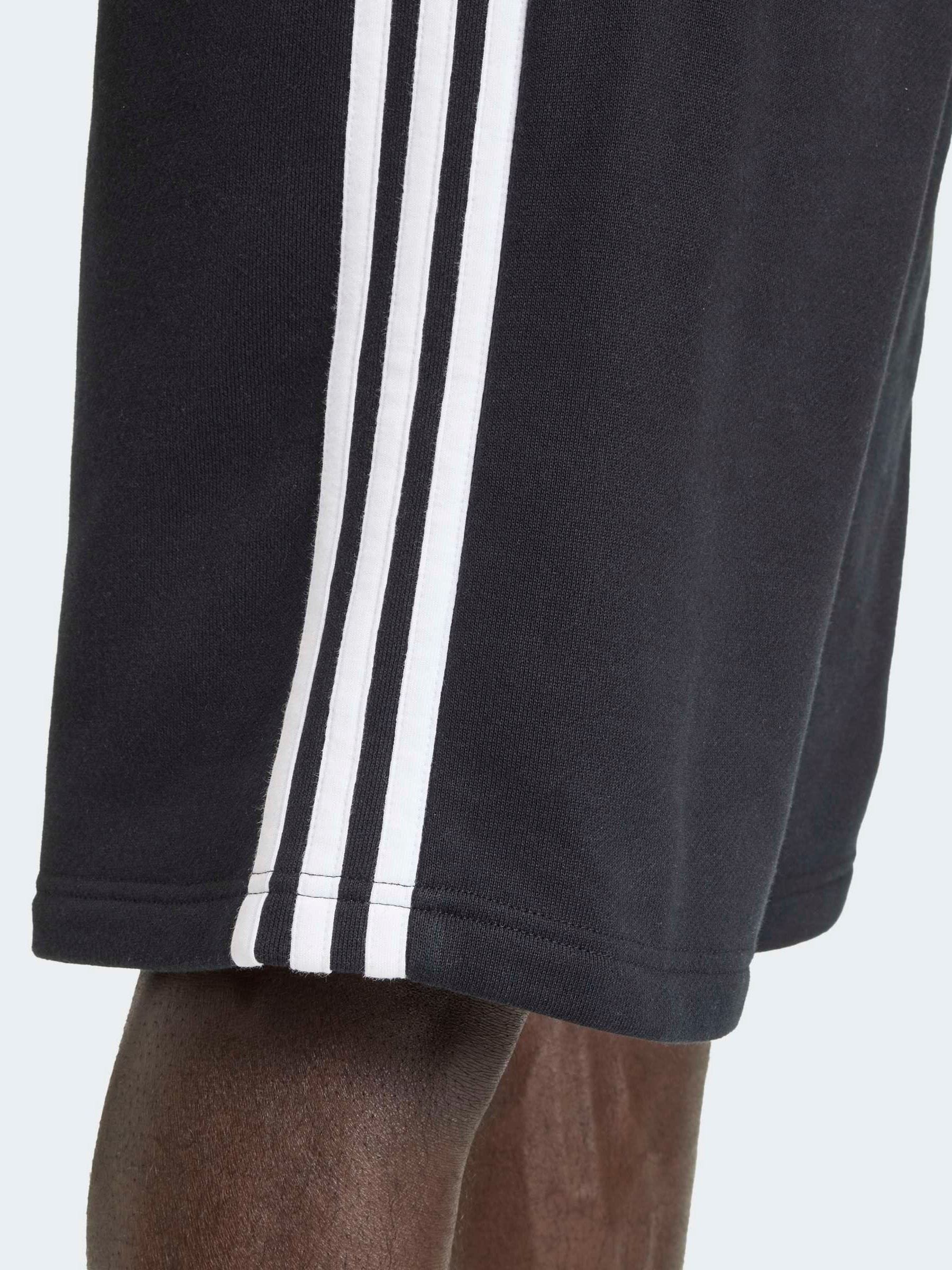 Next：日本 ブラック - adidas Originals 3ストライプス ショート