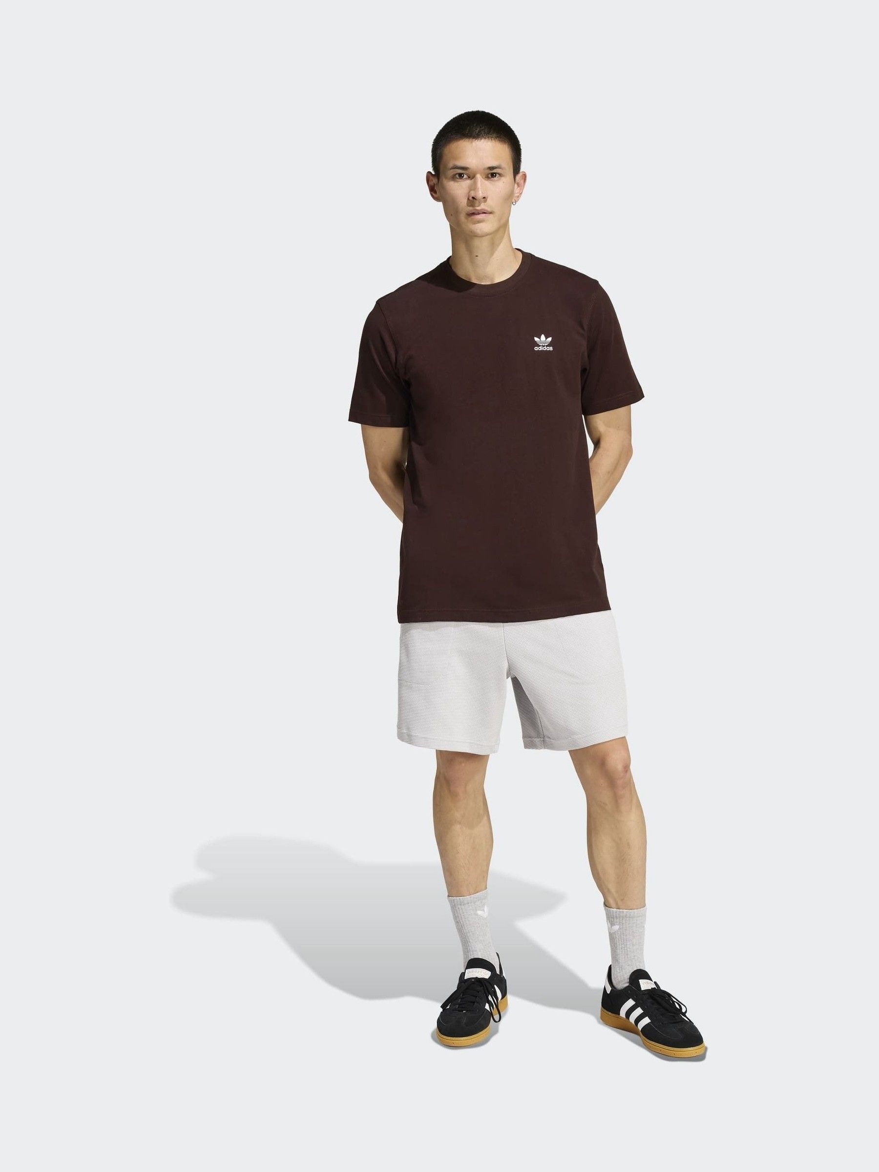 Next：日本 ダークブラウン - adidas Originals Trefoil
