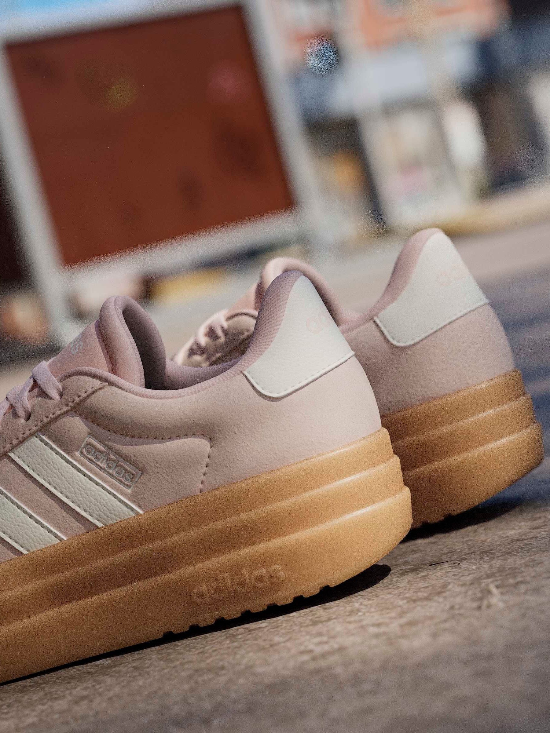 Next：日本 ライトピンク - adidas VL Court ボールド スニーカー from