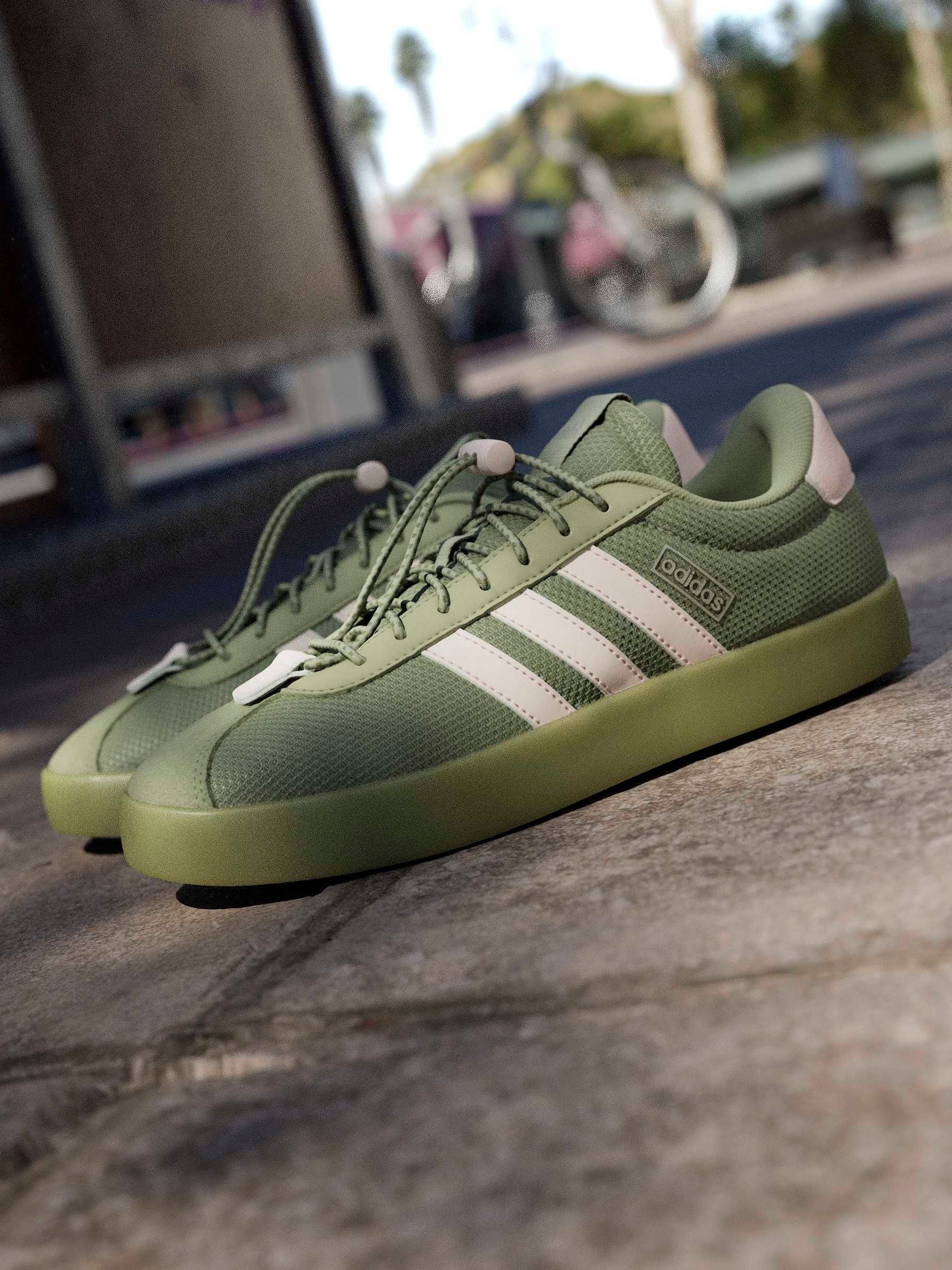 Next：日本 オリーブ グリーン - adidas Vl Court 3.0スニーカー from