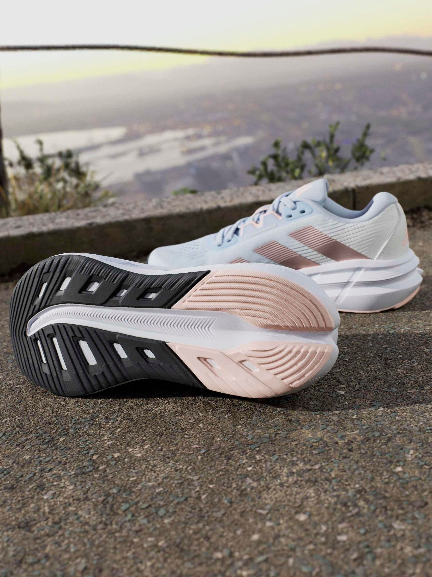 Next：日本 ライトブルー - adidas Questar 3 ランニングシューズ