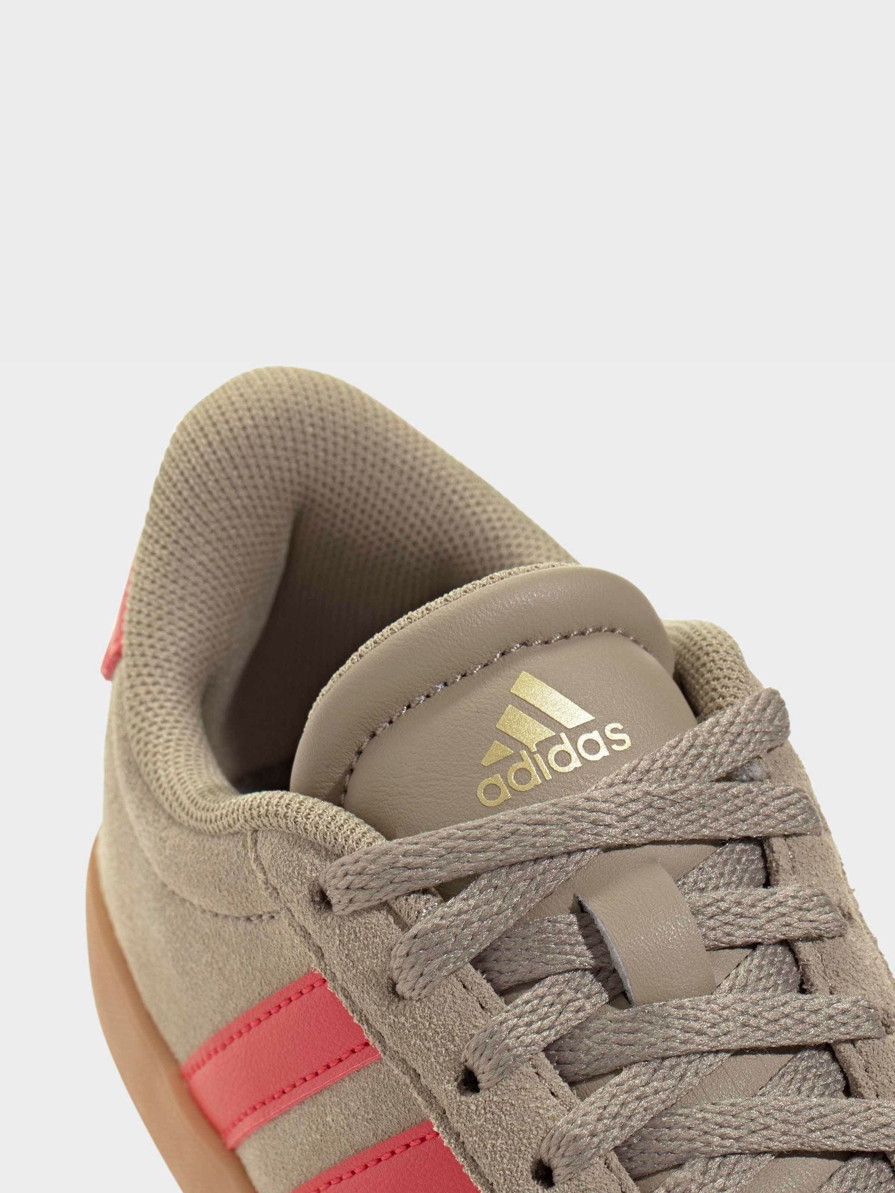 mu Cumpără Maro/Roșu - Adidas VL Court 3.0 Antrenori from Next Romania