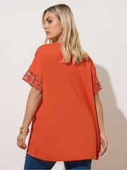 Alaranjado - Camiseta Yours Curve Boxy Crochet Insert - Imagem 3 de 5