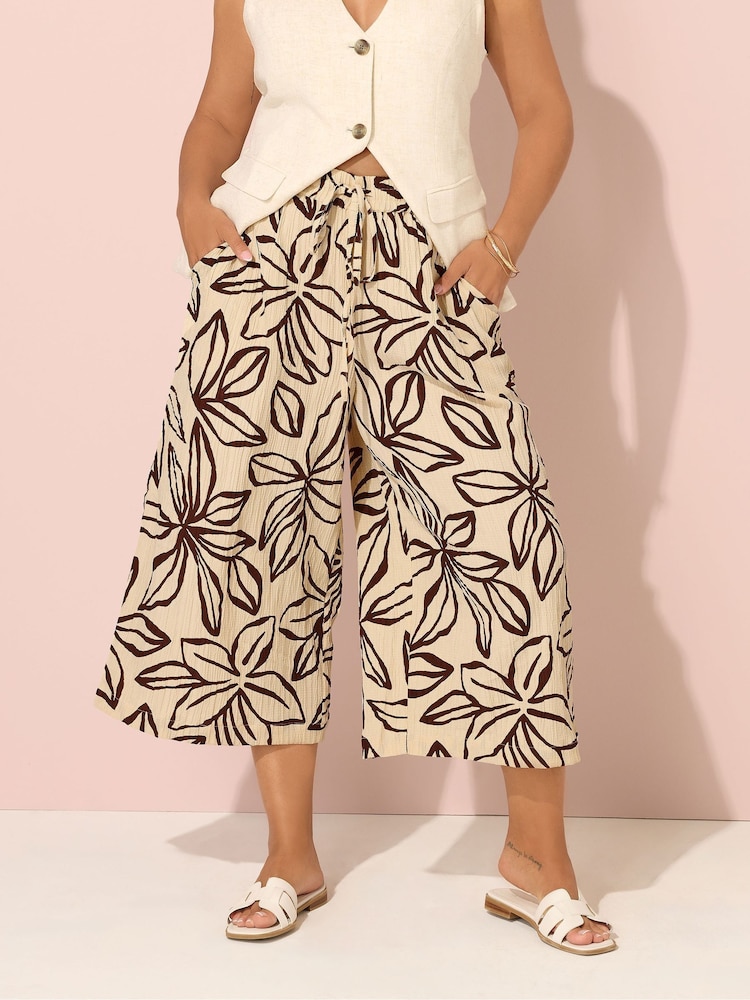 Marrón - Yours Curve Crinkle Cropped Trousers - Imagen 1 de 5 Marrón - Yours Curve Crinkle Cropped Trousers - Imagen 1 de 5