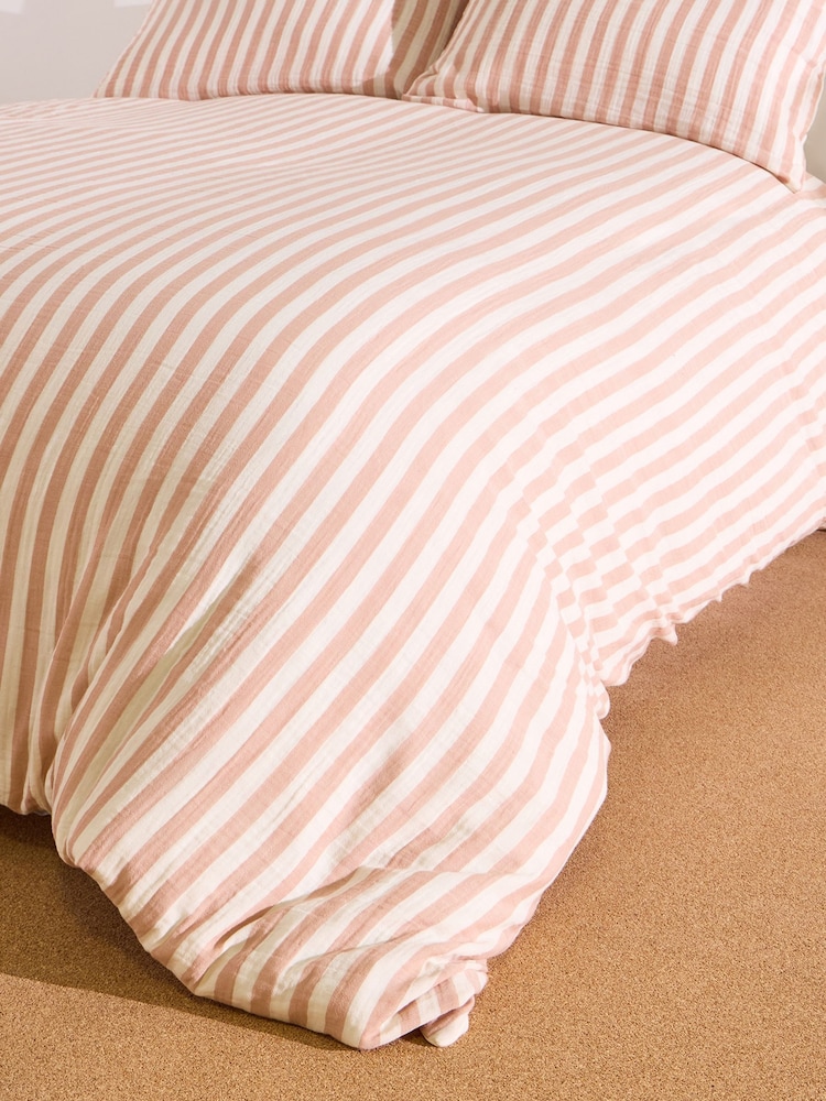 Oliver Bonas Pink Stripe Muslin Bedlinen Set King - Image 2 of 6