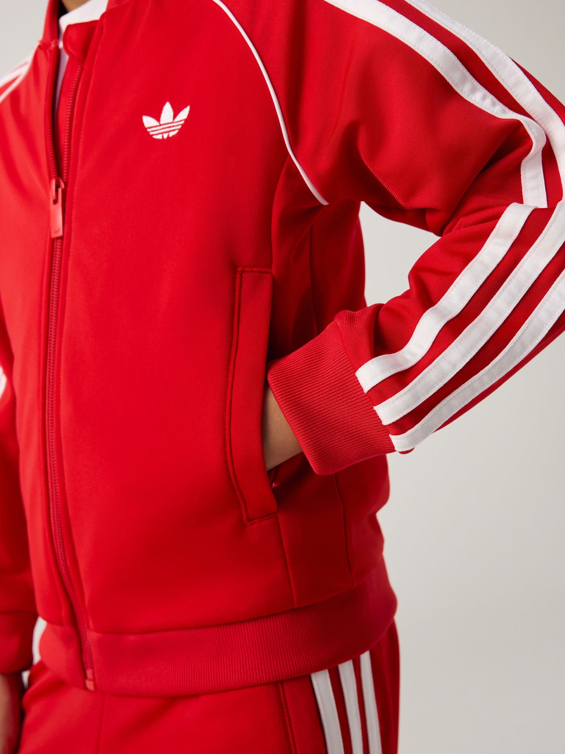 ⚠️2月18日〜23日限定価格 amateras トラックスーツ　レッド　L Next：日本 レッド - adidas Originals SST リトルキッズ トラック