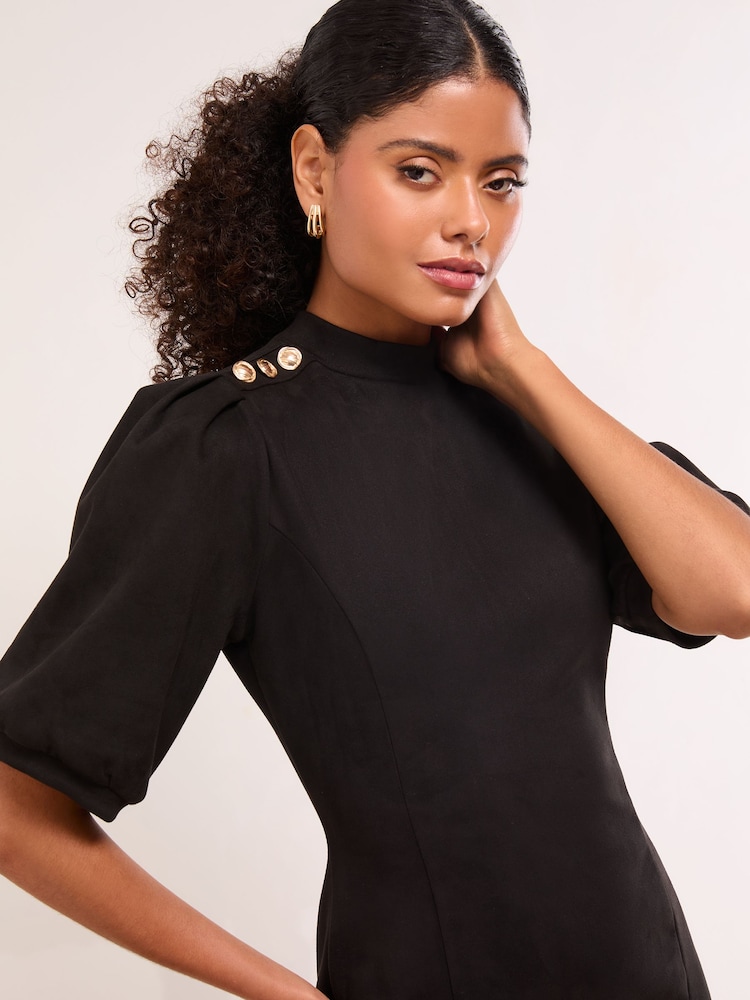 Vestido curto Lipsy de camurça sintética com mangas bufantes e botões dourados. - Imagem 5 de 5 Vestido curto Lipsy de camurça sintética com mangas bufantes e botões dourados. - Imagem 5 de 5