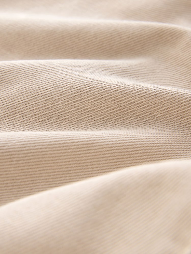 Hiekanvärinen - Leveälahkeiset Boyfriend-farkut, keskivyötäröllä vyötäröllä ja käännettävät - Kuva 10 / 10