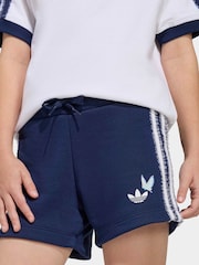 adidas Originals White Disney Alice in Wonderland T-Shirt and Shorts Little Kids Set - Image 4 of 8