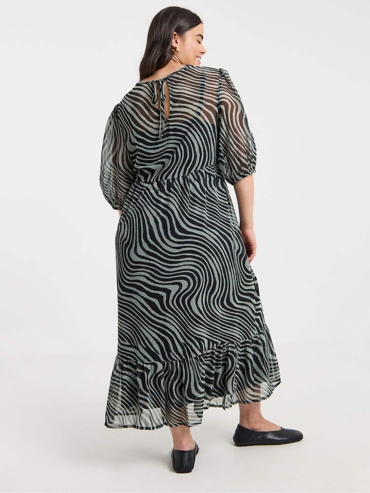 Simply Be Green Short Sleeve Tiered Georgette Maxi Dress - Image 2 of 4 Simply Be Green Short Sleeve Tiered Georgette Maxi Dress - Image 2 of 4