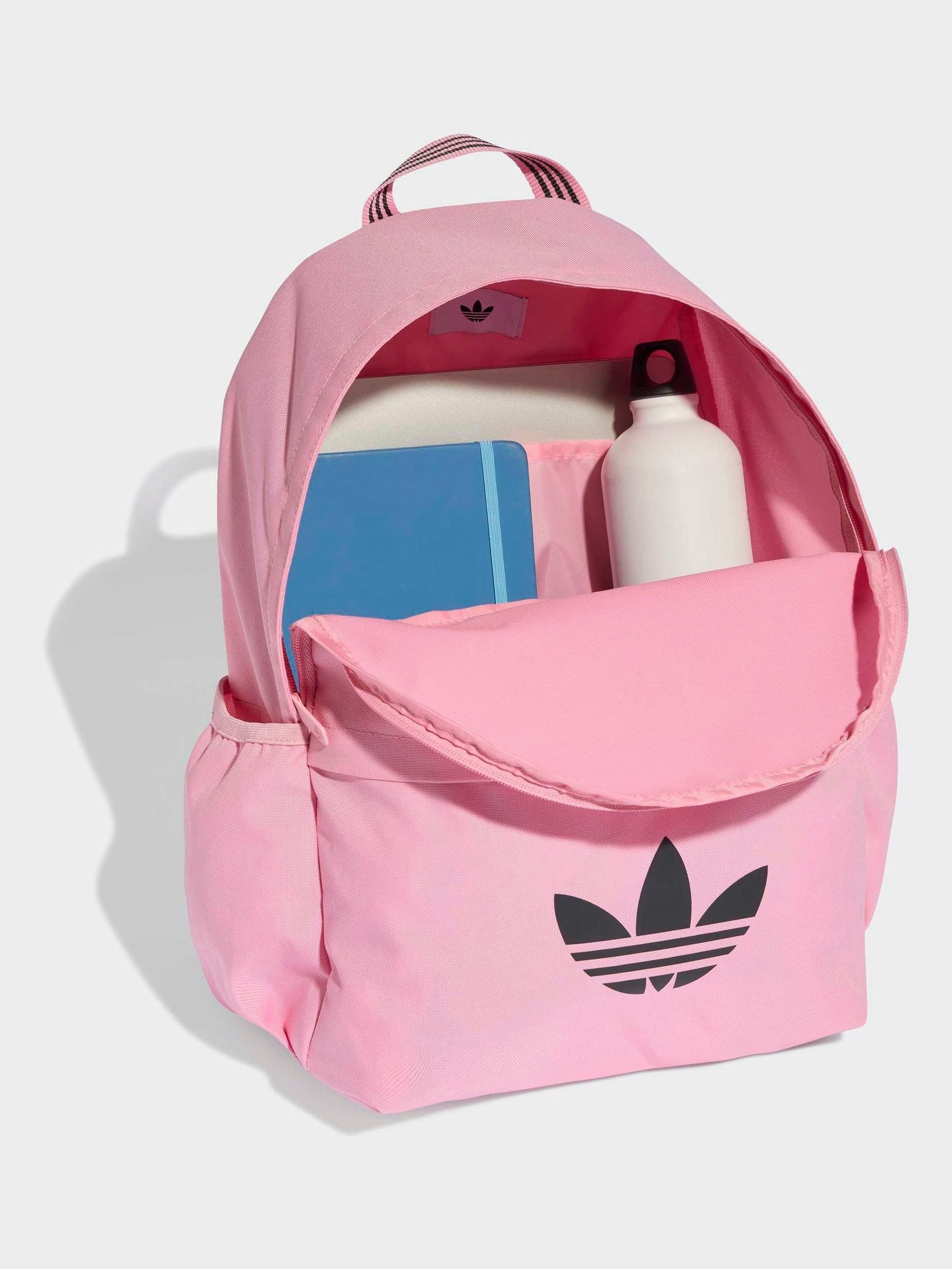 Next：日本 ピンク - adidas Originals Adicolor クラシック バック