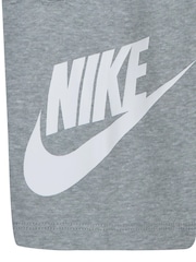Nike conjunto de camisetas y pantalones cortos de Little Kids Club - Imagen 6 de 7