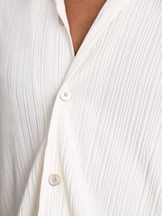 Reiss Off White Aubry Plissé Cuban-Collar Long-Sleeve Shirt - Image 3 of 6