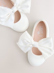 White Standard Fit (F) Bow Satin Flower Occasion Mary Jane Shoes - Image 5 of 5