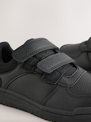 Qara - Məktəb ayaqqabılarının bərkidilməsi - 6şəkildən 5 şəkil