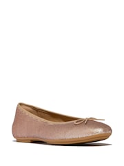 Creme - Sapatilhas FitFlop Delicato Bow com lantejoulas - Imagem 3 de 12