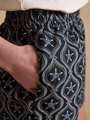 Joules Navy Starfish Pull On Pure Linen Short - Image 4 of 9