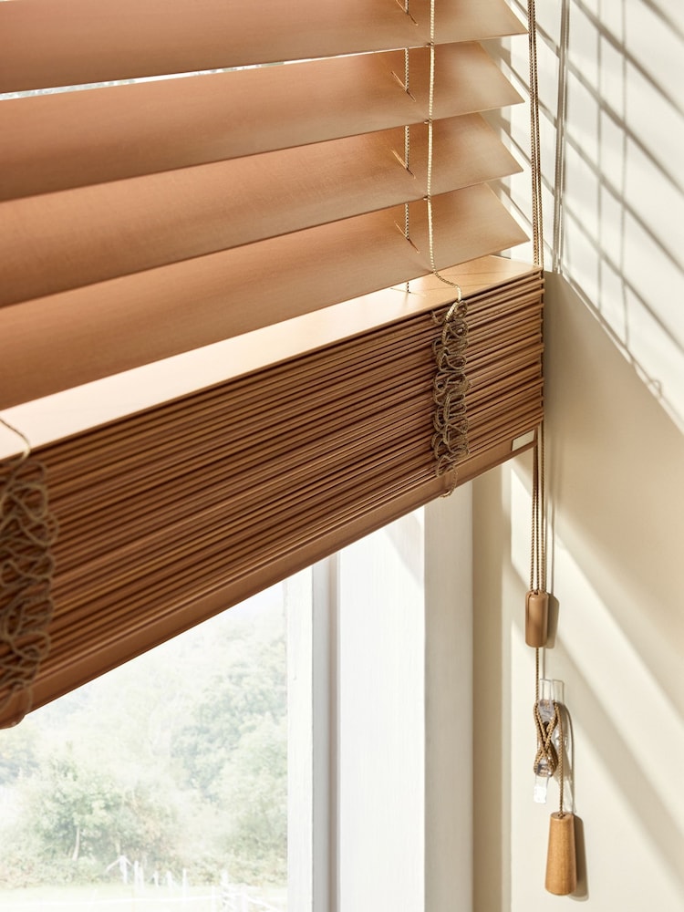White Venetian Wood Blind - Image 3 of 3