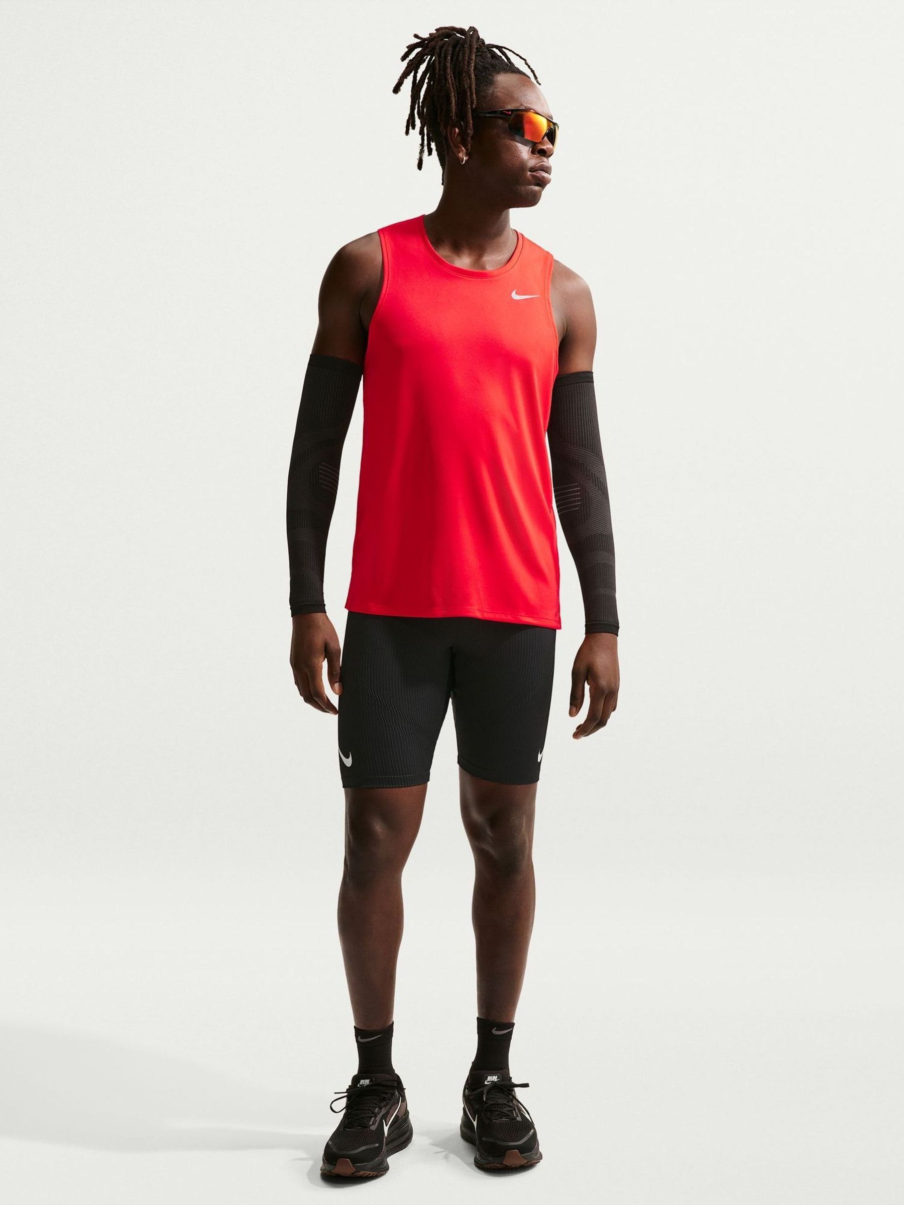 nike drifit miler running vest