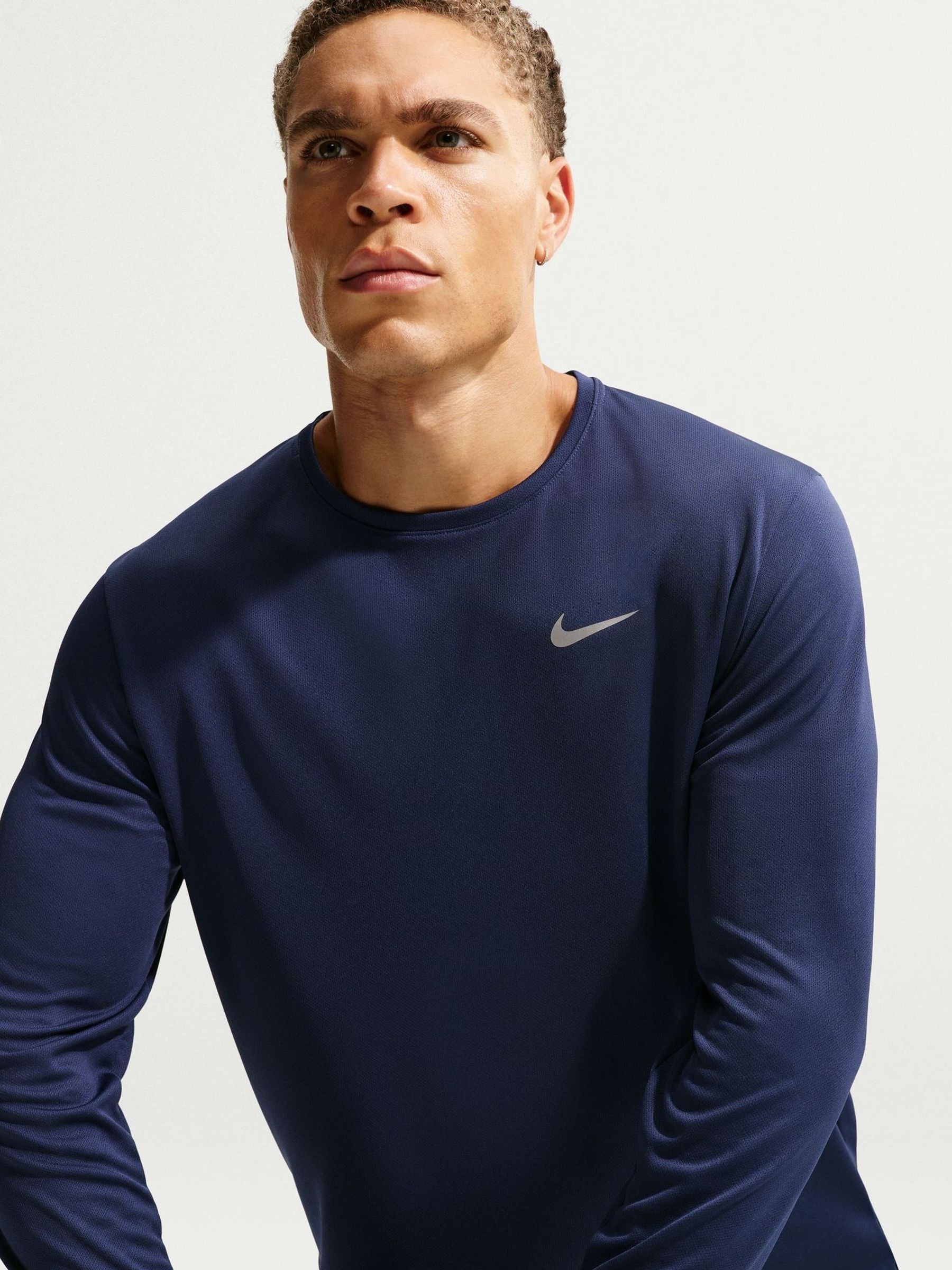 dark blue nike long sleeve