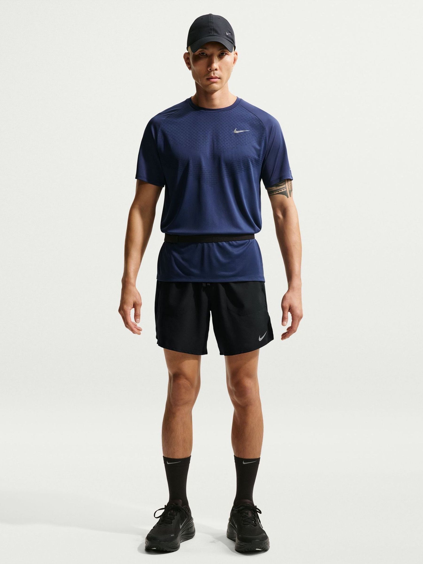 Next：日本 ブラック - Nike Dri-FIT ストライド7インチ ブリーフ裏地