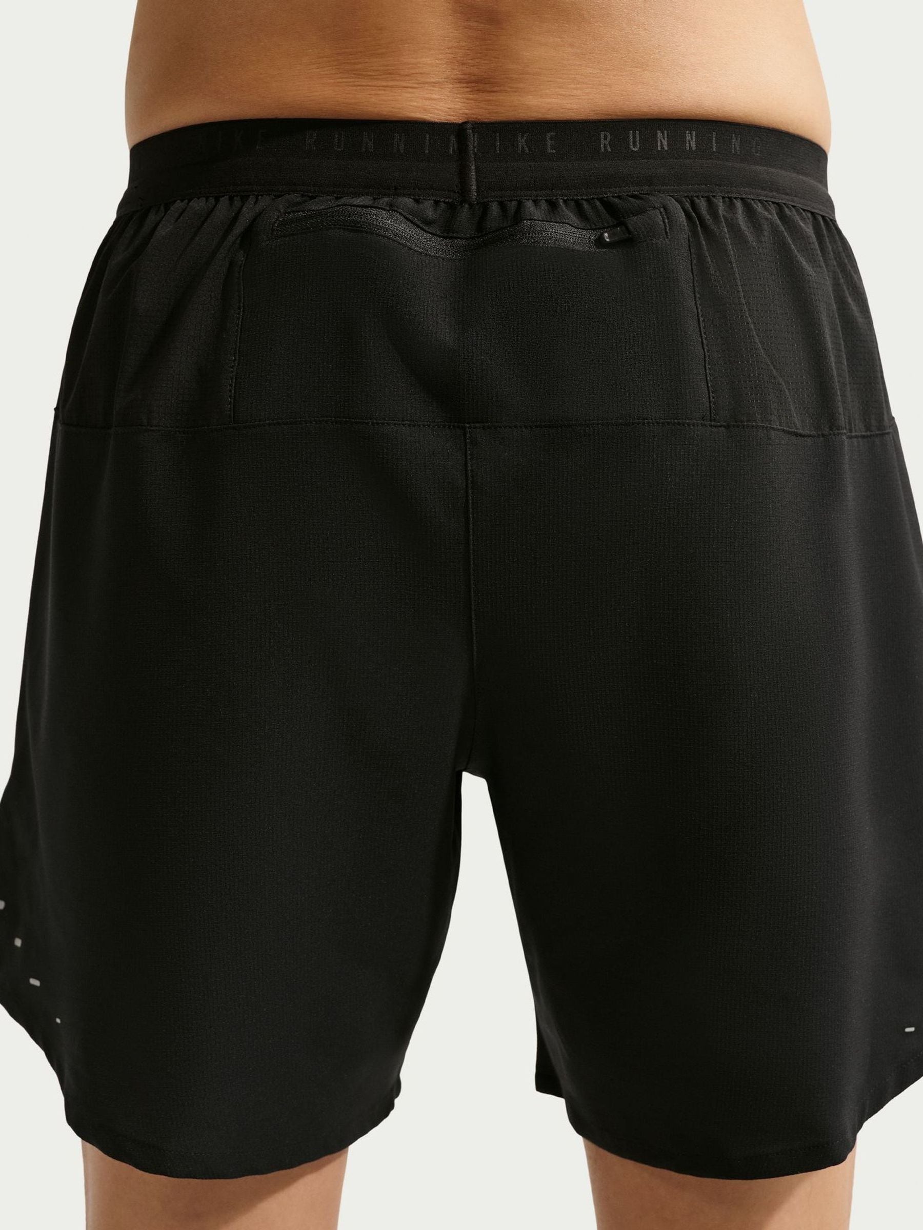 Next：日本 ブラック - Nike Dri-FIT ストライド7インチ ブリーフ裏地