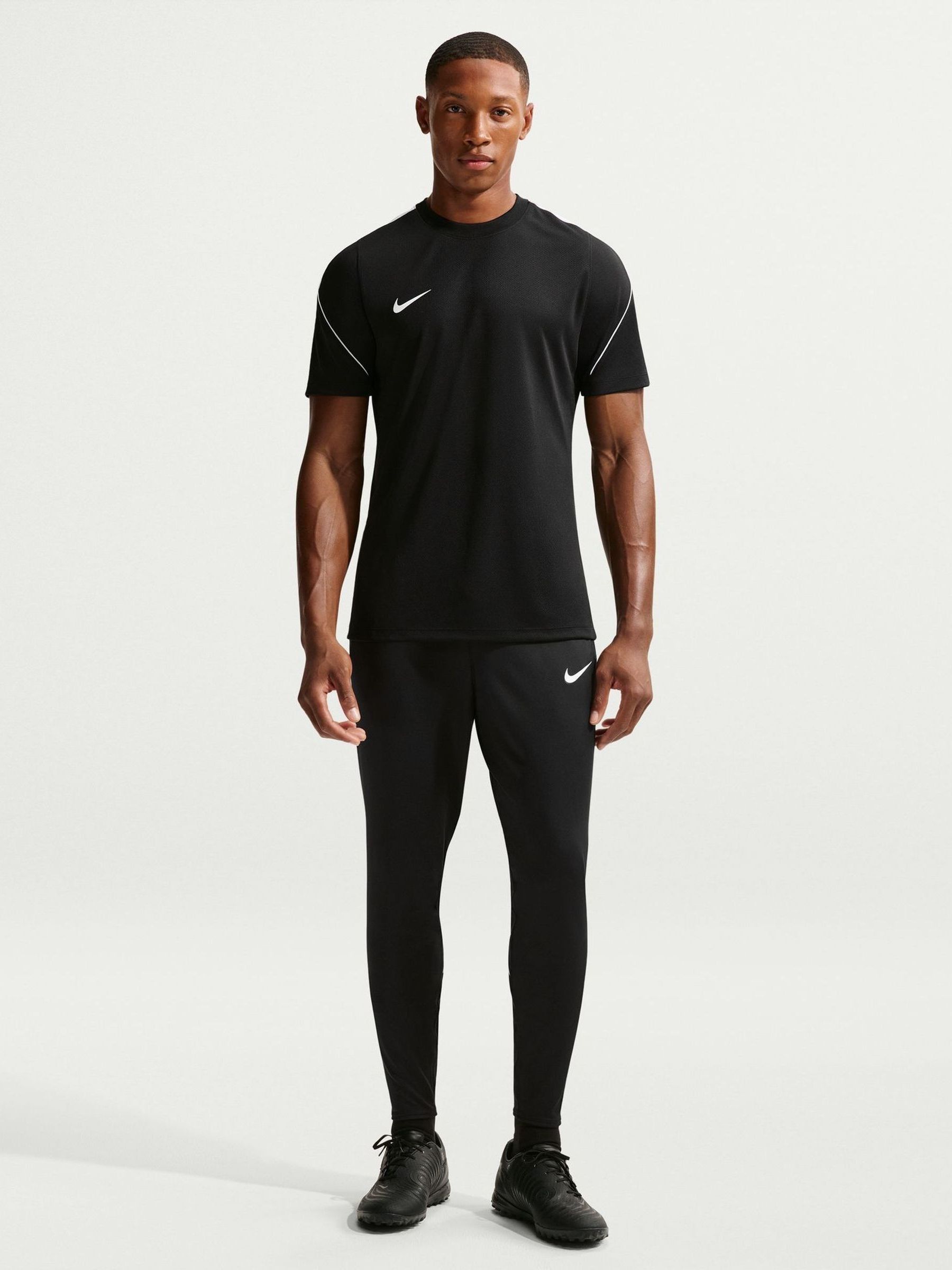 black nike strike top