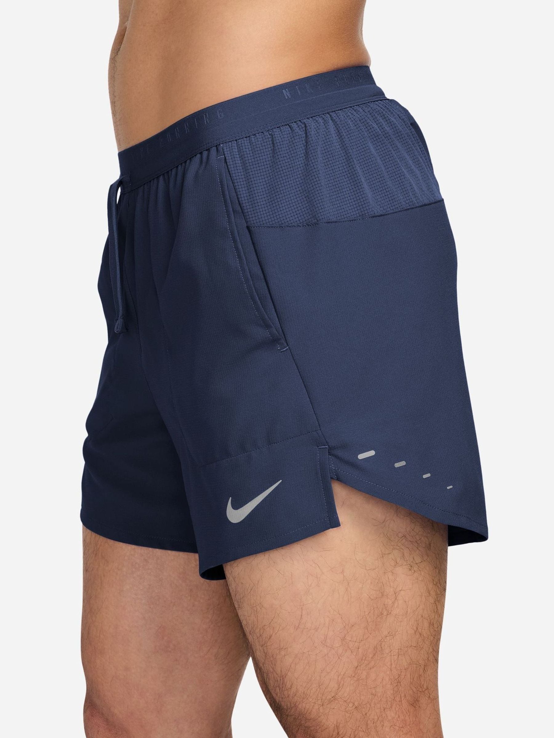 Next：日本 ミッドナイトネイビー - Nike Dri-FIT Stride 5 インチ