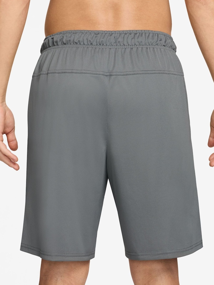 Rök Grå - Nike Dri-FIT Flex 9 Inch Totality Träningsshorts - Bild 2 av 4