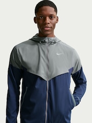 Nike Smoke Grey Impossibly Light Windrunner Running Jacket - Image 3 of 7