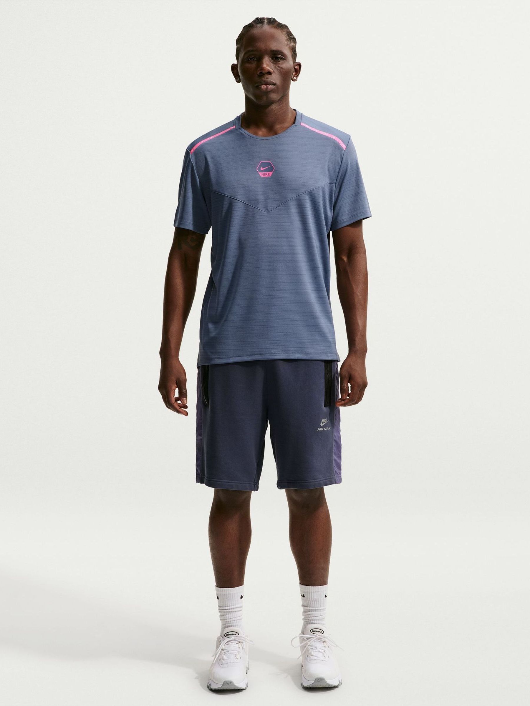 Next：日本 Nike スポーツウェア ランニング Tシャツ from Next Japan