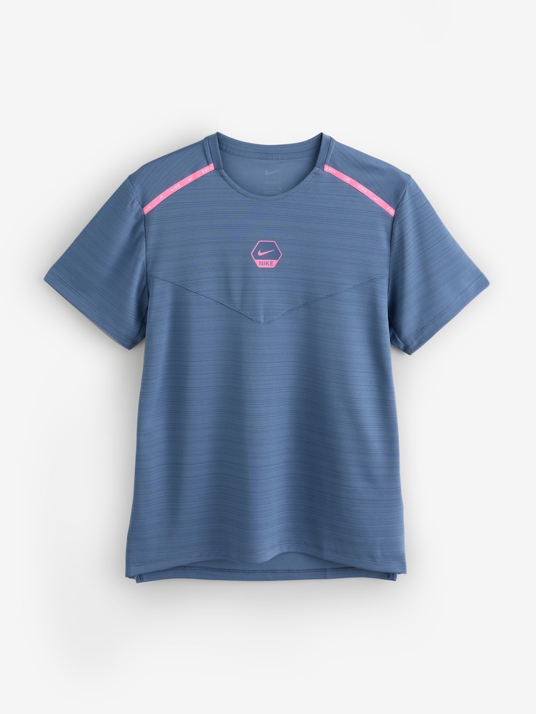 Nike Diffused Blue Sportswear Running T-Shirt - Image 6 of 6